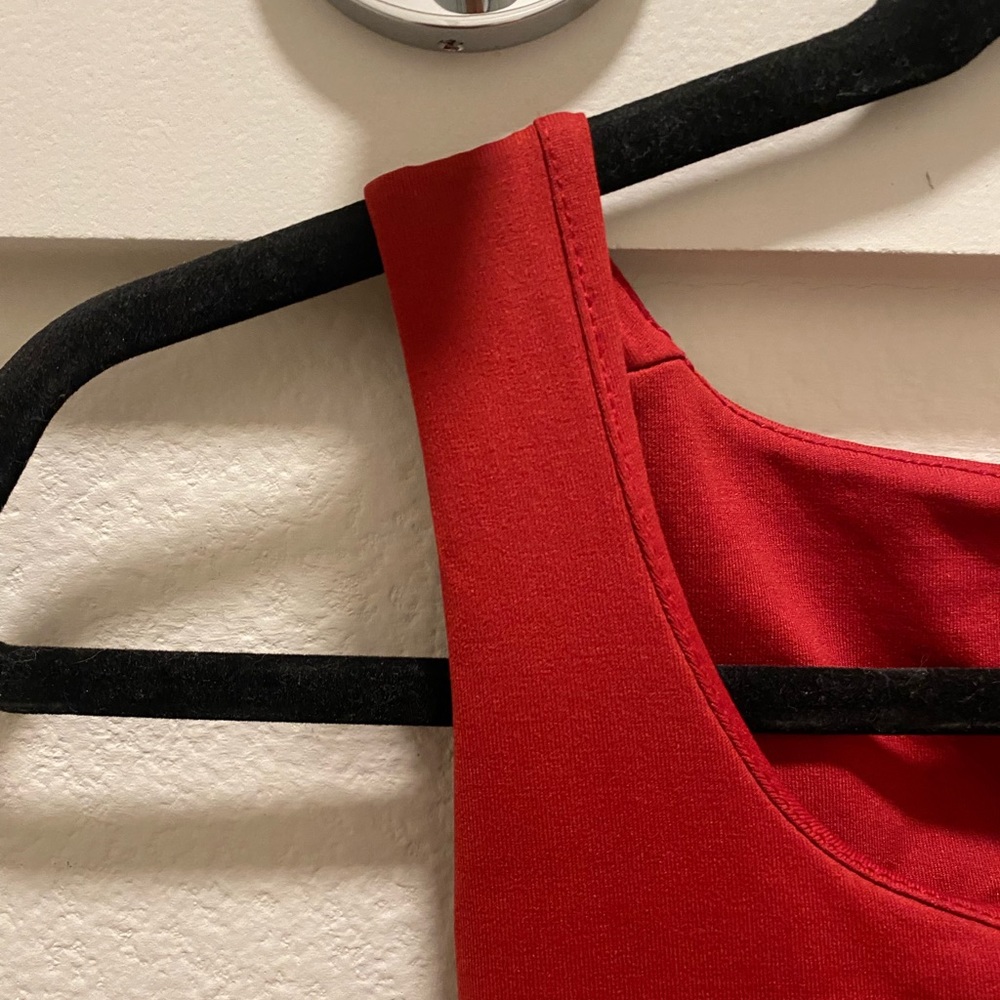 Red Tank - Picture 2 of 2